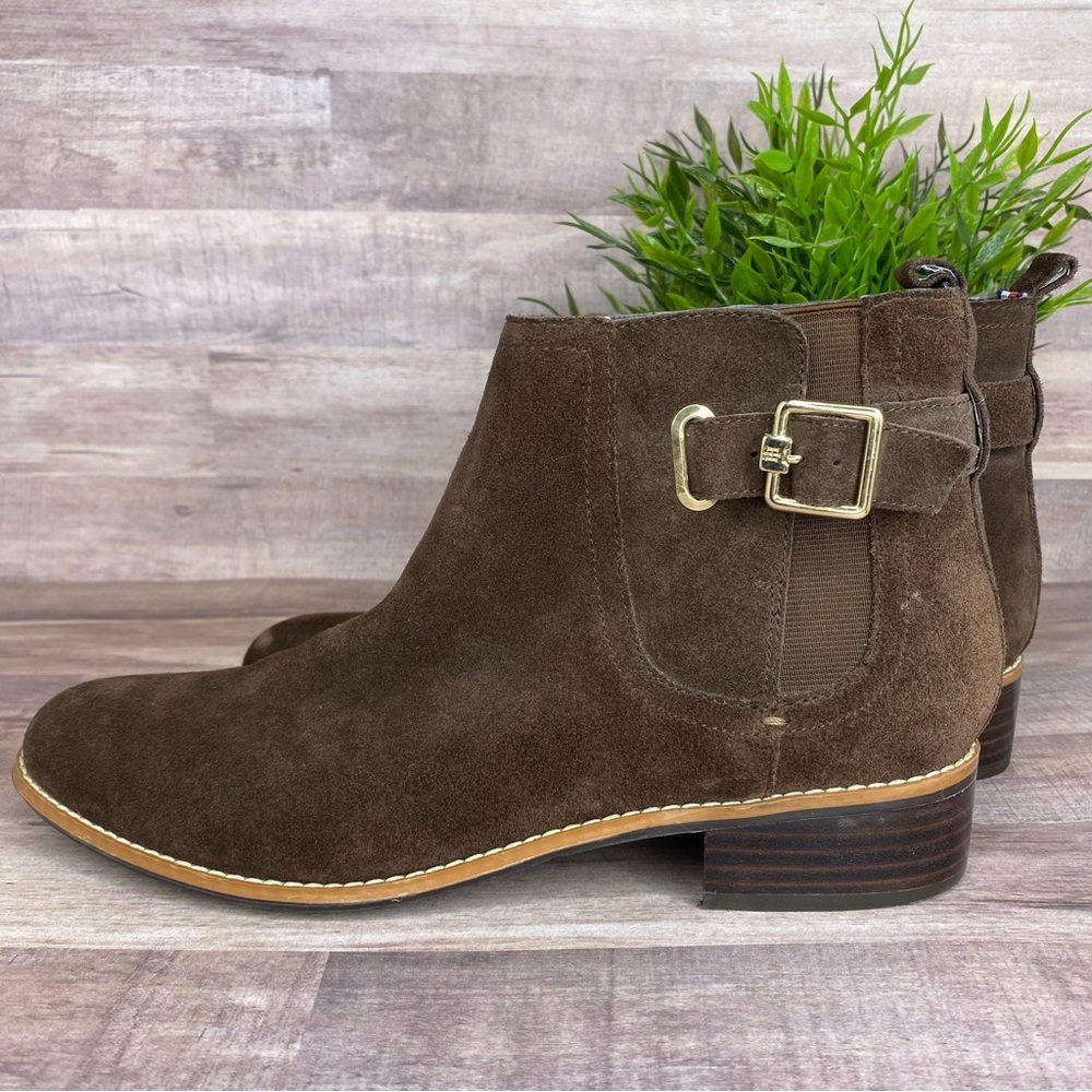 Tommy Hilfiger Chelsea Brown Suede Booties - Size: 9M - Picture 4 of 12